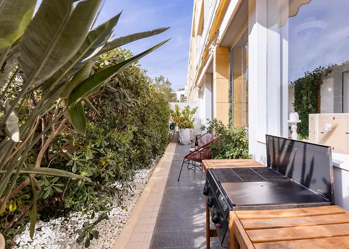 At Quartello Poetto Private Patio Park And Parking Quartu SantʼElena